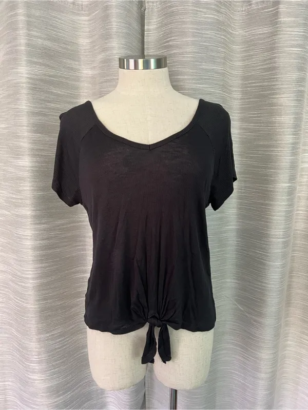 Pink Rose Black Short Sleeve Tie-Front Top - Image 4