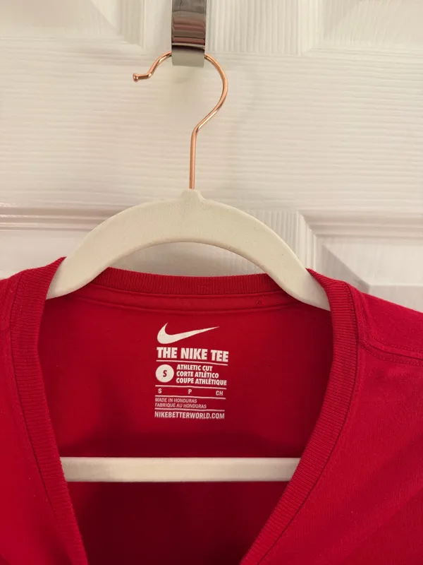 Nike Red The Nike Tee Athletic Cut Graphic T-shirt Small - Image 3
