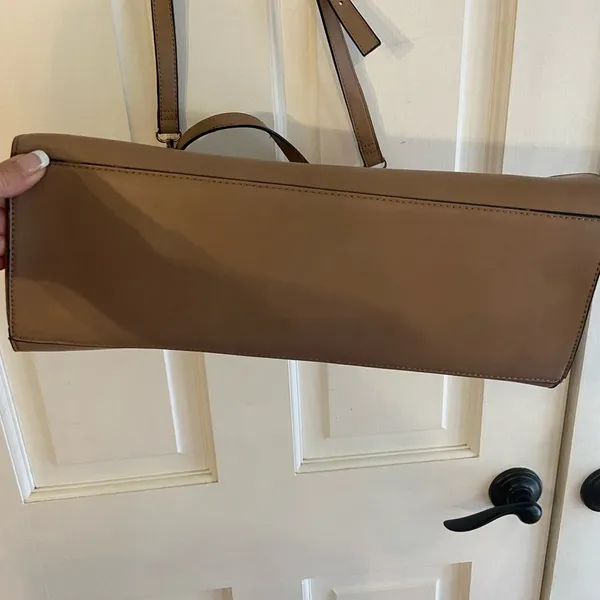 Kelly & Katie Handbag. NWOT - Image 6