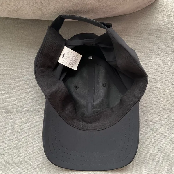 Alo Yoga Performance Off-Duty Cap Black/Black - Image 6