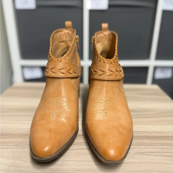 Frye & Co Palma Women's Tan Ankle Chelsea Boots - Image 3