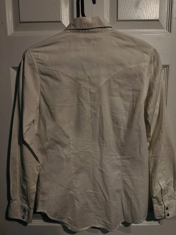 Women’s Wrangler White Long-Sleeve Western Button-Up Shirt - Image 2