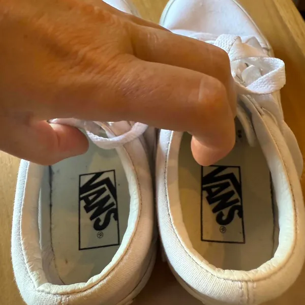 Vans - Image 3