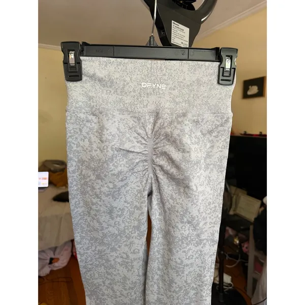 DFYNE‎ High Waisted Ribbed Leggings Gray Abstract Print Cheetah Like Size Small - Image 5