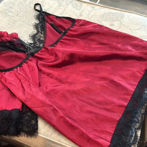 Non-Signe Two Piece Red Satin Lace Pajamas‎ - Image 7