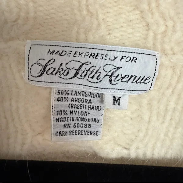 Saks 5th Avenue Cream V-Neck Sweater Women’s Medium Lambswool Angora VTG - Image 2