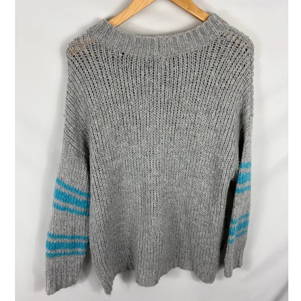 Aerie Oversized Grey Cable Knit Wool Blend sweater Size Medium - Image 5