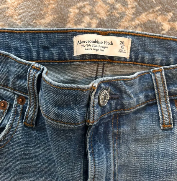 Jeans - Image 4