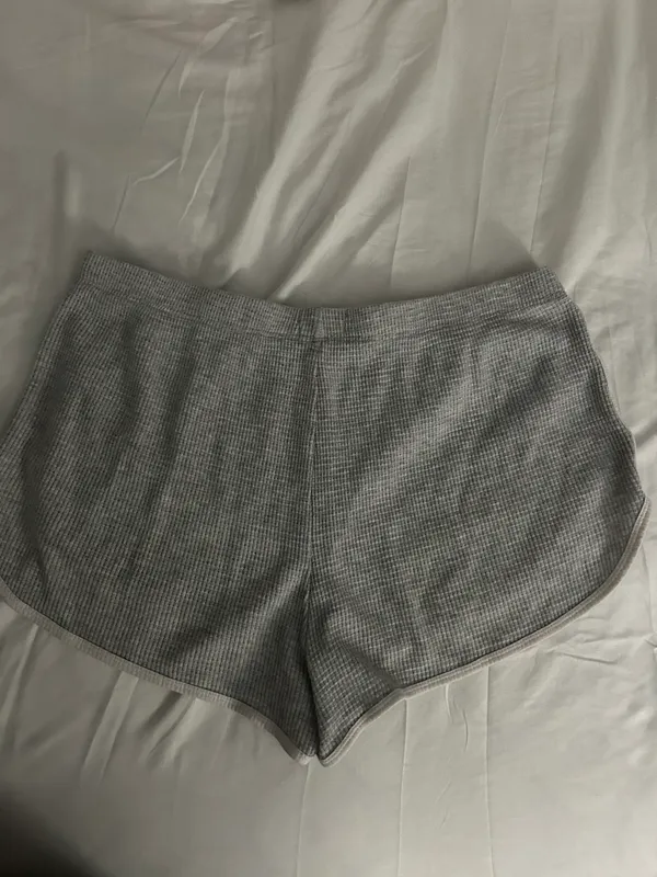 Aritzia TNA Shorts - Image 4
