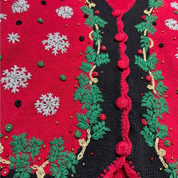 🎄 Vintage Embroidered Christmas‎ Sweater Vest Red Black M 🎄 - Image 2