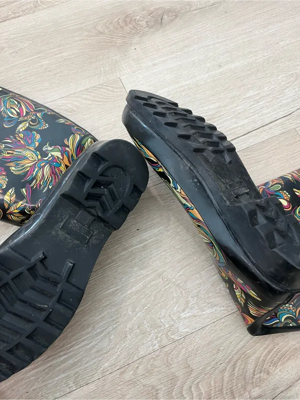 Sakroots Rhythm  Rain Boot - Image 10