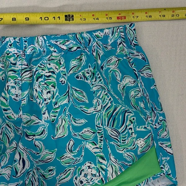 Lilly Pulitizer Luxletic Ocean Trail Athletic shorts‎ size large - Image 6