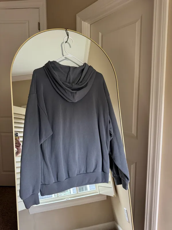Alo Yoga Sweatshirt - Image 2
