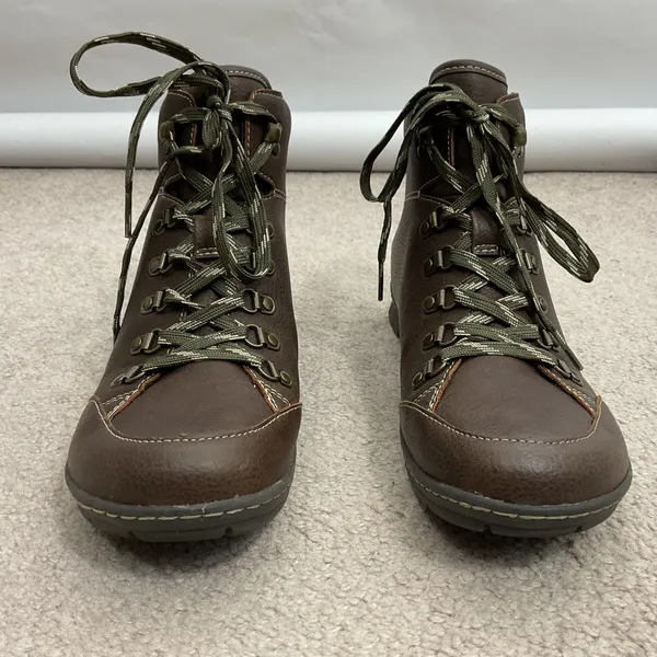 B.O.C Alyssa‎ Brown Removeable Footbed Ankle Boots Size 7.5M Women's - Image 2