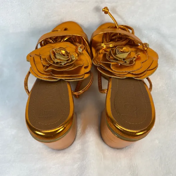 Lovella Metallic Gold Flower Thong Sandals Heels Party Wedding‎ Shoes Size 8/38 - Image 5