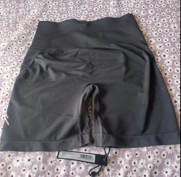 EFFORTLESS SEAMLESS SHORTS - Image 4