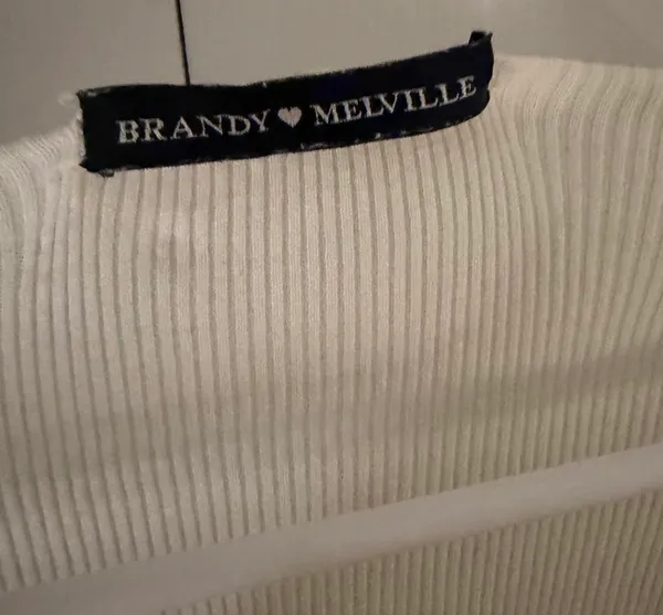 Brandy Melville White Long Sleeve - Image 3