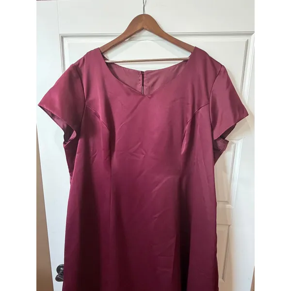 Michaelangelo Burgundy Satin Maxi‎ Dress Gown Size 26 Formal Regencycore - Image 3