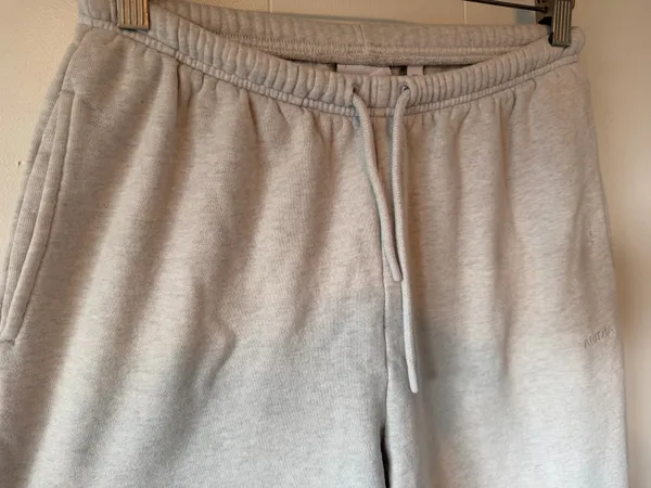 Aritzia Cozy Fleece Mega Flutter Sweatpants Heather Cloud White XS - Image 5