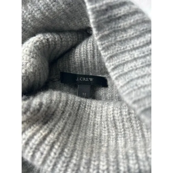J Crew grey wool cashmere turtle neck sweater Medium cozy classic preppy - Image 4