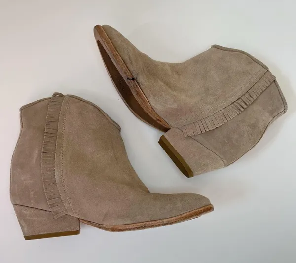 Ariat Women’s Two24 Fender Fringe Suede Ankle Boots Tan - Image 6
