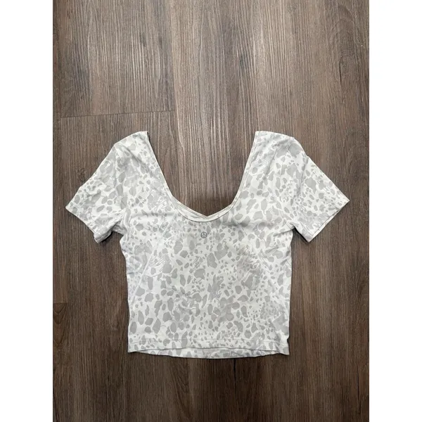 Lululemon Align Tee Nulu Size 4 Cheetah Camo Antique White Multi‎ - Image 2