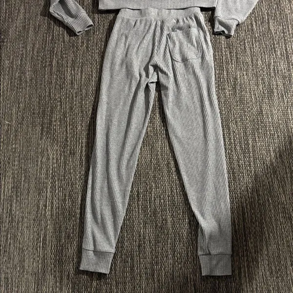 Alo Yoga Muse Set Grey Size XS - Image 6