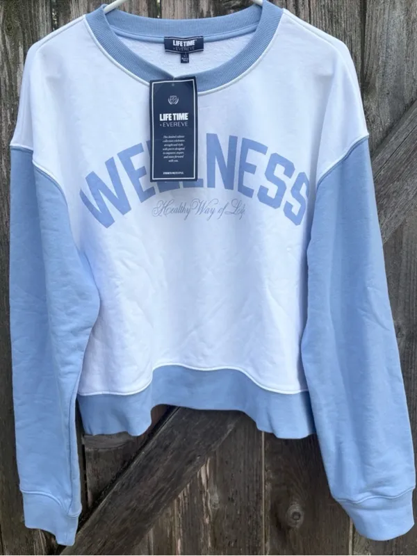 NWT EVEREVE X Lifetime Wellness Graphic Sweatshirt Size Large - Image 3