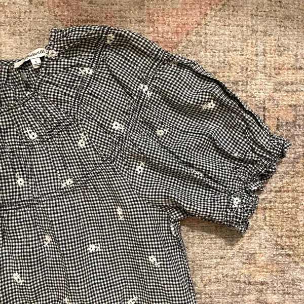 Madewell NWOT!!! Gingham Linen Blend Top with Embroidered Daisy Pattern - Image 2