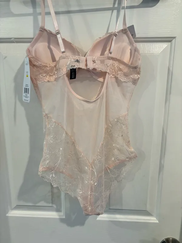 NWT Lace Push-Up Bodysuit in Blush Pink - Image 3