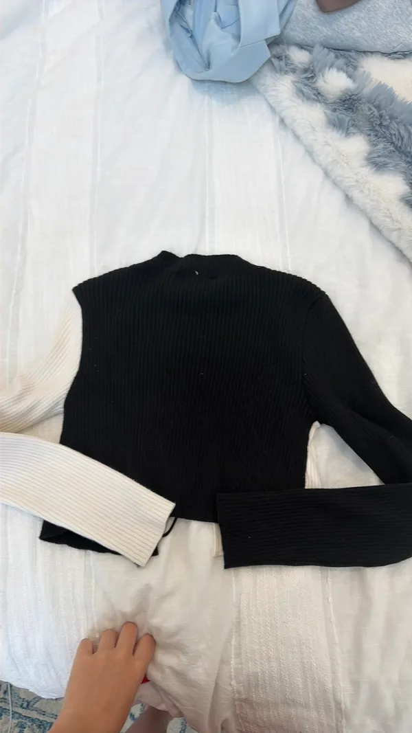 Zara white and black crop sweater - Image 4