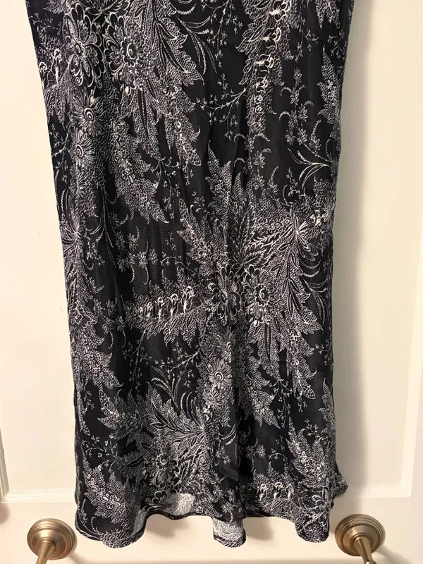 Anthropologie bias satin midi skirt black white paisley floral size 8 bohemian - Image 6