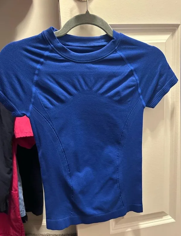 Athletic top - Image 2