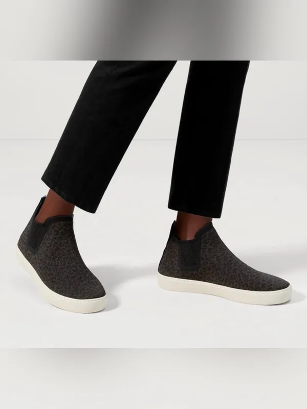 Rothys Chelsea Boot in Espresso Spot Retired Size 8.5 - Image 9