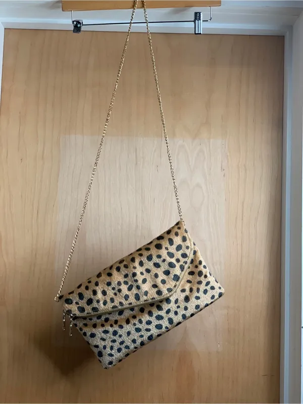 Leopard Print Foldover Crossbody Bag in Beige Faux Fur Cheetah Print Glam - Image 3