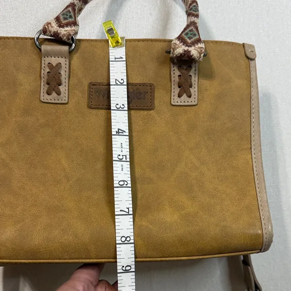 Wrangler Tan Tote Bag with Patterned Handles - Image 6