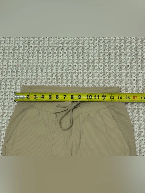Lululemon Beyond the Studio 7/8 Joggers size 6 tan - Image 7