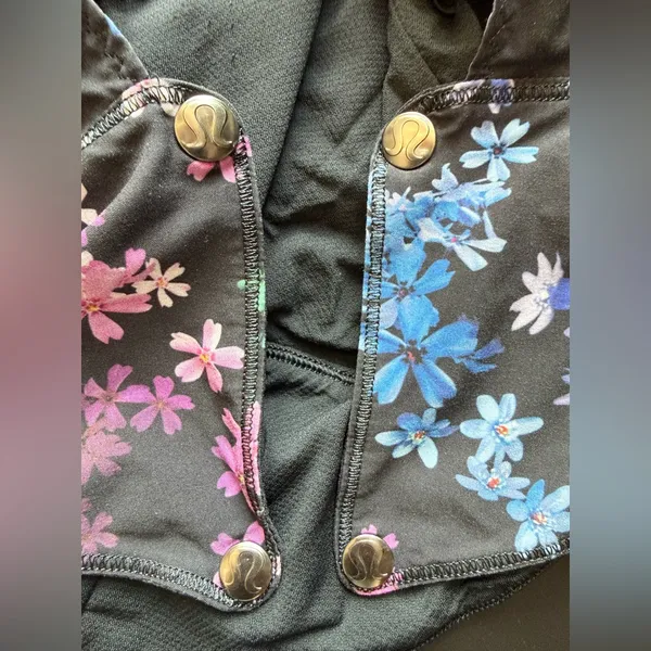 Lululemon Run: Bandit Jacket - size 8 - Image 11