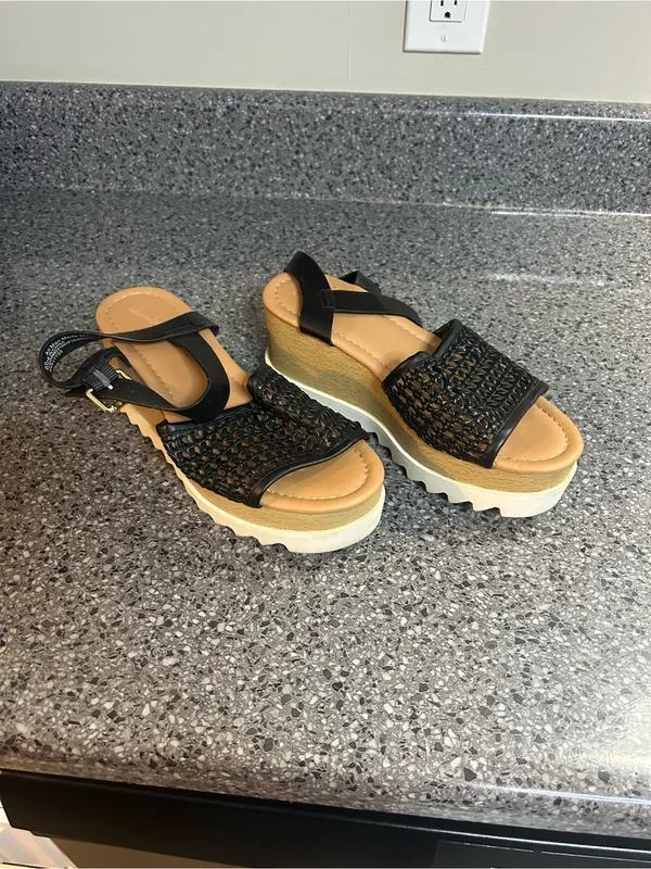 Universal Thread Black Woven Platform Wedges with Tan Footbed - Image 2