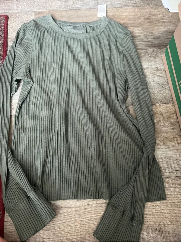 NWT aerie Ribbed Long-Sleeve Crewneck Top - Olive - Image 4