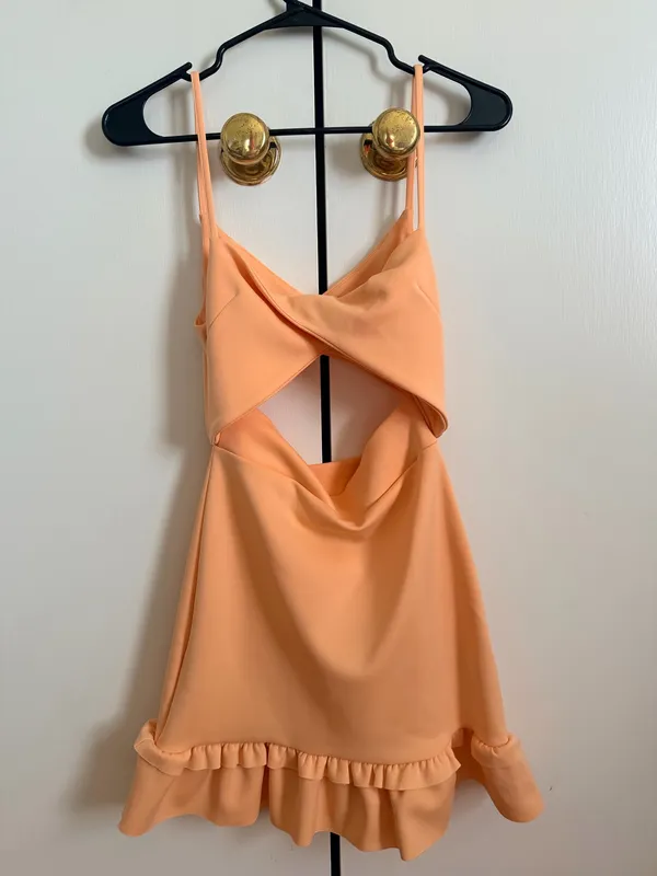 ASOS Design peach mini dress with cut-out detail, size 4 #cutout #mini Fits a size 0-2 - Image 4