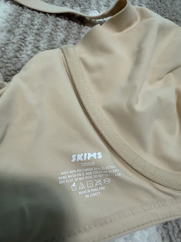 SKIMS Bra - Image 2