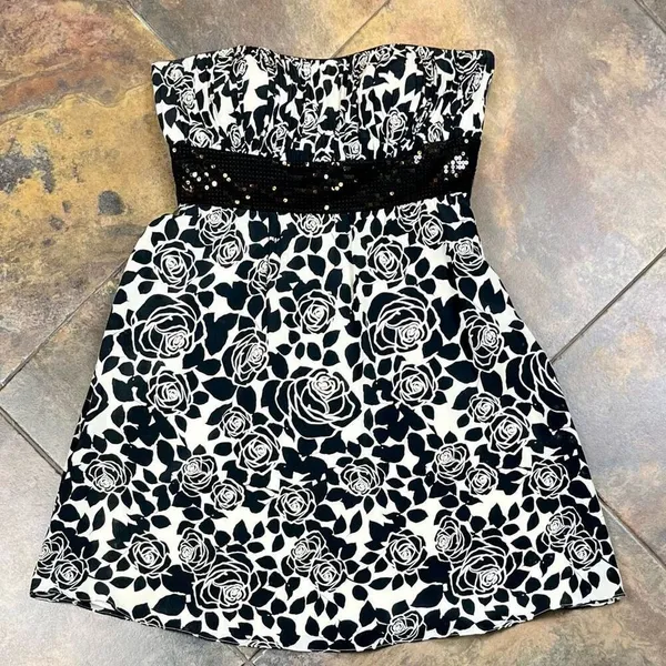 White House Black Market Silk Floral Sequined Sleeveless Mini Dress 12 - Image 4