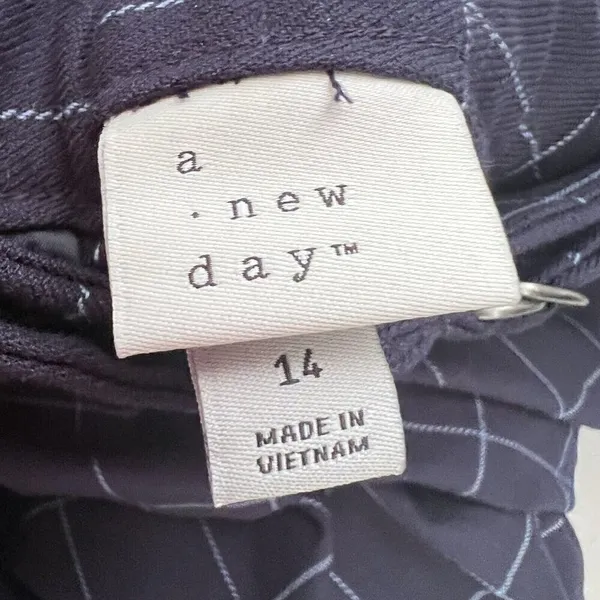 A New Day plaid Tapered crop Pants High Rise Size 14 Navy Blue Belted NEW - Image 9