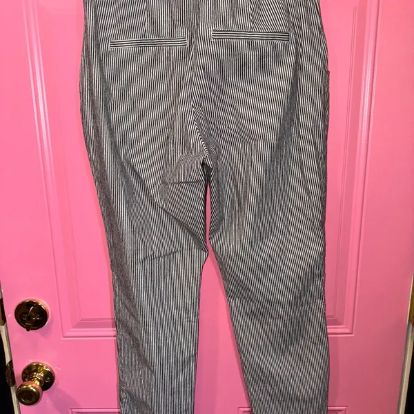 Hollister Black & White Striped Cropped Ankle Pants Relaxed Fit‎ - Image 5
