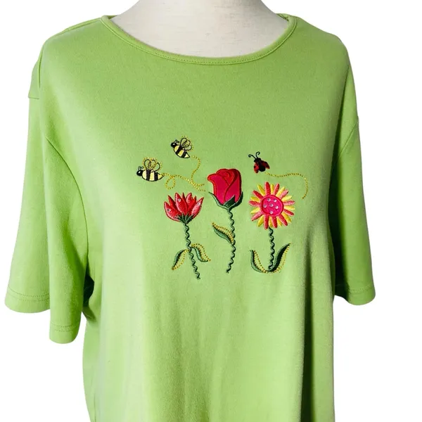 VINTAGE BRECKENRIDGE Embroidered Flowers & Bees Tee - Image 5