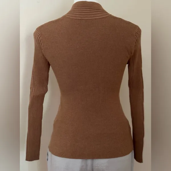 INC Warm Toffee V-Neck Crossover Ribbing & Subtle Pull Over Sweater Sz M - Image 3