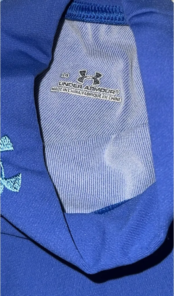 Small Under Armour Women’s long sleeve shirt - Image 5