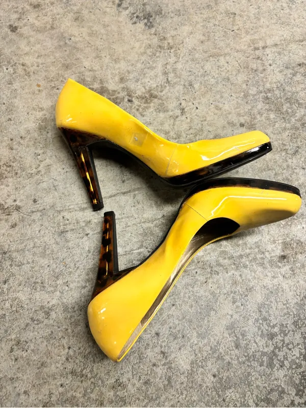 Jessica Simpson yellow patent leather heel 9 - Image 5