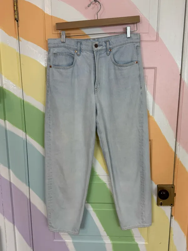 Gap High Rise Barrel Leg Jean in Light Wash Sz 29 🍄 - Image 3
